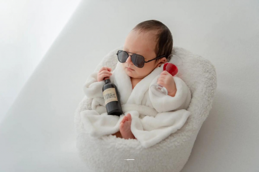 栖霞怀孕多久出现呕吐